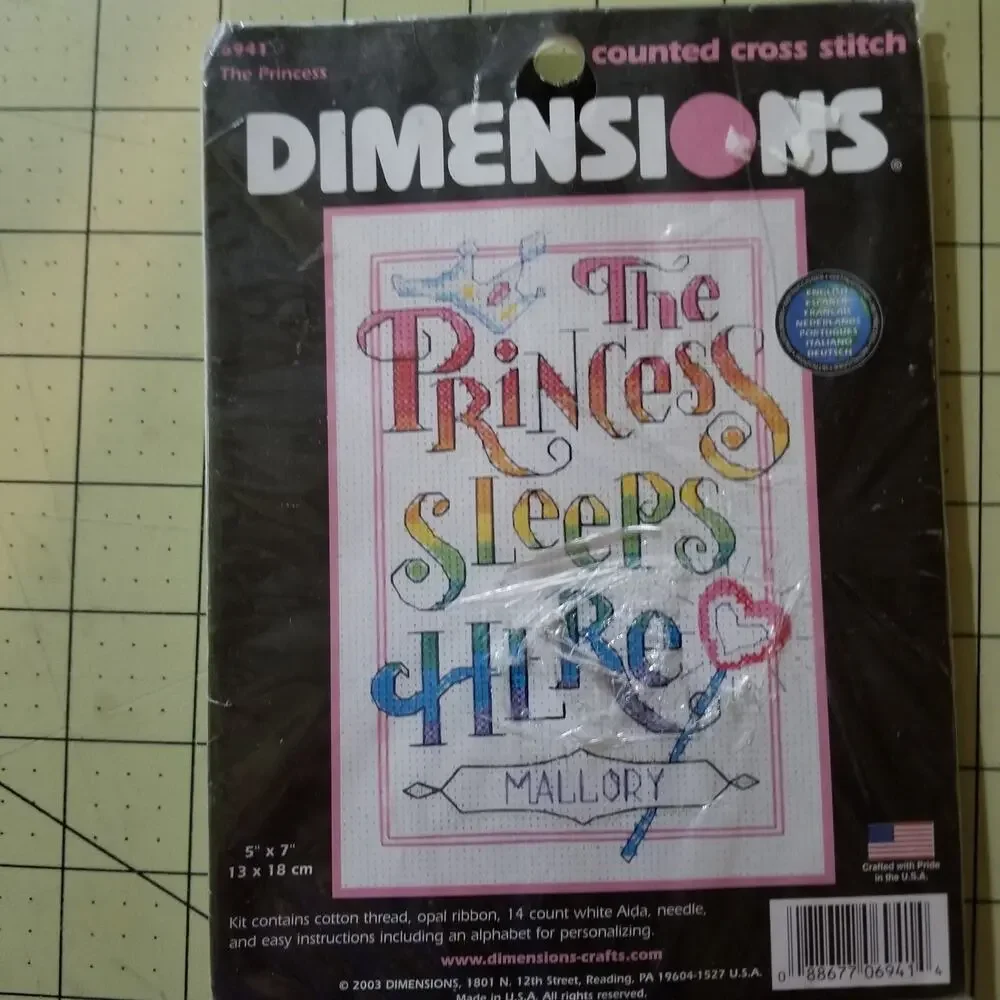 Lot Of 4 Dimensions Needlepoint Kits Cross Stitch Embroidery Crewel Craft Floss